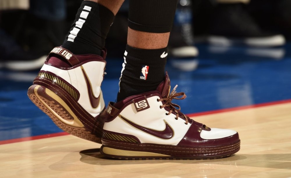 四大皆空无碍捞金！曼城上赛季营收9.31亿美元队史第三高（无冠难挡吸金力：曼城上季营收达9.31亿美元，队史第三高）