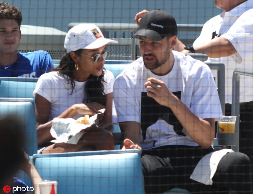 罗马诺：弗拉霍维奇在康复中，目前未与AC米兰达成任何协议（罗马诺：弗拉霍维奇恢复中，尚无与AC米兰的任何协议）