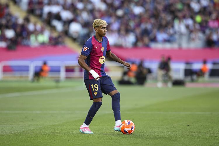 意甲第14轮裁判：拉潘纳吹那不勒斯vs尤文，迪贝洛吹国米vs科莫（意甲第14轮裁判公布：拉潘纳主哨那不勒斯战尤文，迪贝洛主哨国米战科莫）