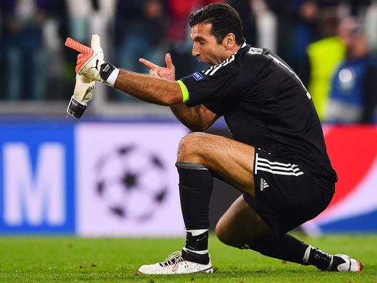 荷兰女国脚罗尔德公开谈论与女友恋情，两人曾因亲密照片受批评（荷兰女足国脚罗尔德谈与女友恋情，曾因亲密照遭批评）