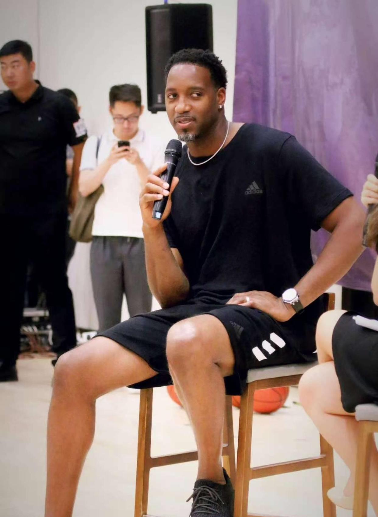 约基奇追平奥尼尔，成为半场80%+得到20分最多的中锋（约基奇与奥尼尔并列中锋第一：半场命中率80%+且20分场次最多）