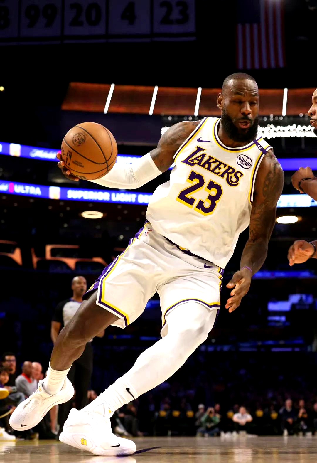 时隔两年半再次战胜国王！此前爵士常规赛面对国王遭遇9连败（爵士时隔两年半再胜国王，终结常规赛对其九连败）