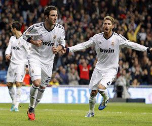 拯救球迷生命！FIFA官方：雷根斯堡队医诺伊金获公平竞赛奖（FIFA授予雷根斯堡队医诺伊金公平竞赛奖，因其抢救球迷生命）