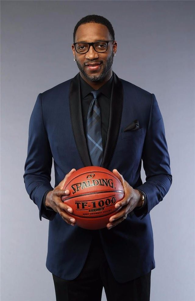 为了让阿隆索来皇马废了自己两年，去年给安切洛蒂5000万买人也不至于这样（为等阿隆索接班皇马两年空转，去年给安切洛蒂5000万引援也不该成这局面）