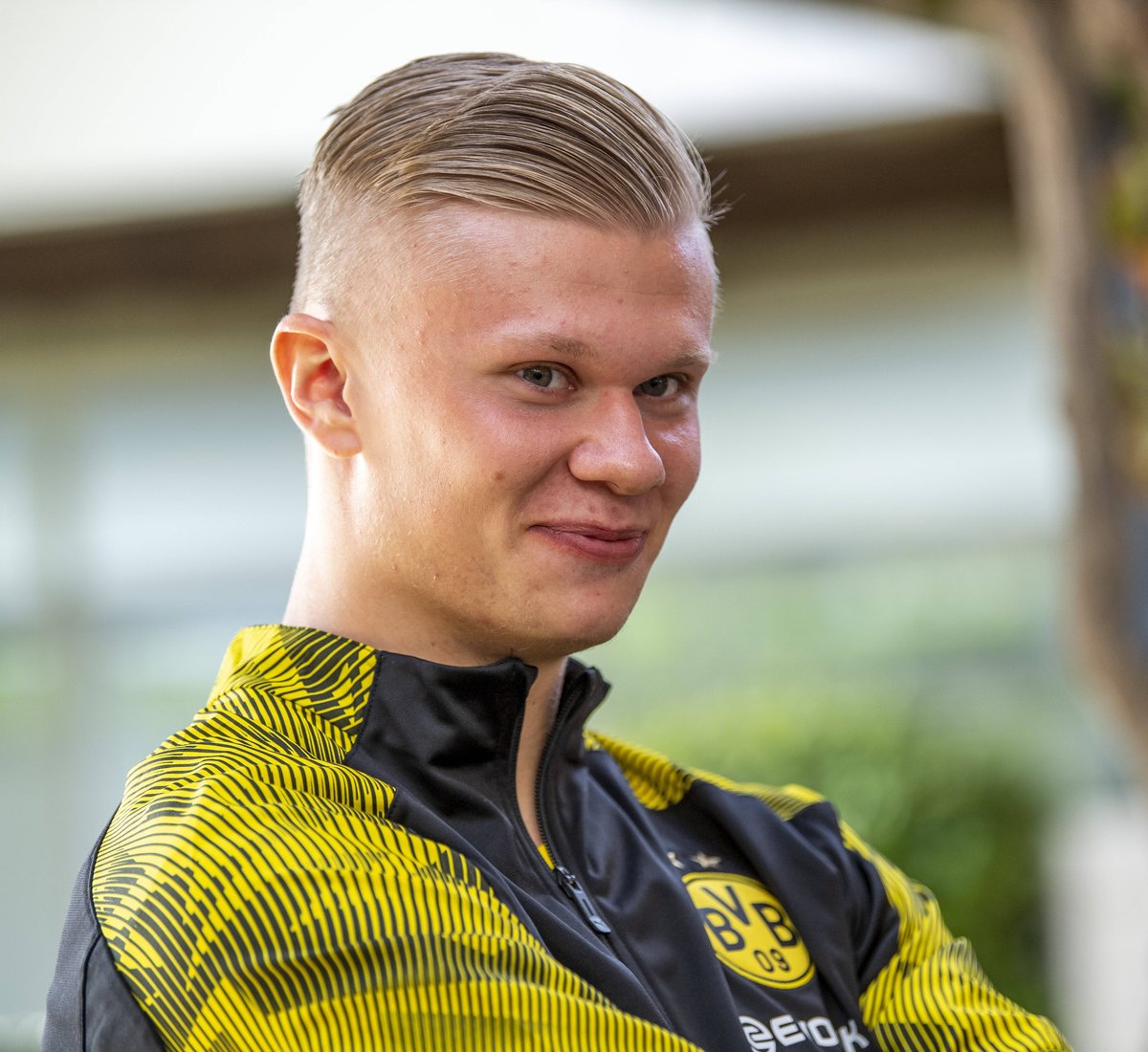 本世纪德甲戴帽数前10：莱万384场16次第1，凯恩76场10次第3（德甲本世纪帽子戏法榜前十：莱万384场16次居首，凯恩76战10次列第3）